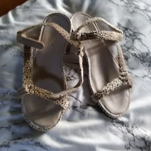 NWOT RESTRICTED LEOPARD STRAP FLATS Size 9